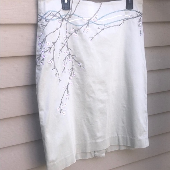 Bandolino stretch khaki & floral embroidered design skirt women’s plus size 14 - Picture 8 of 8